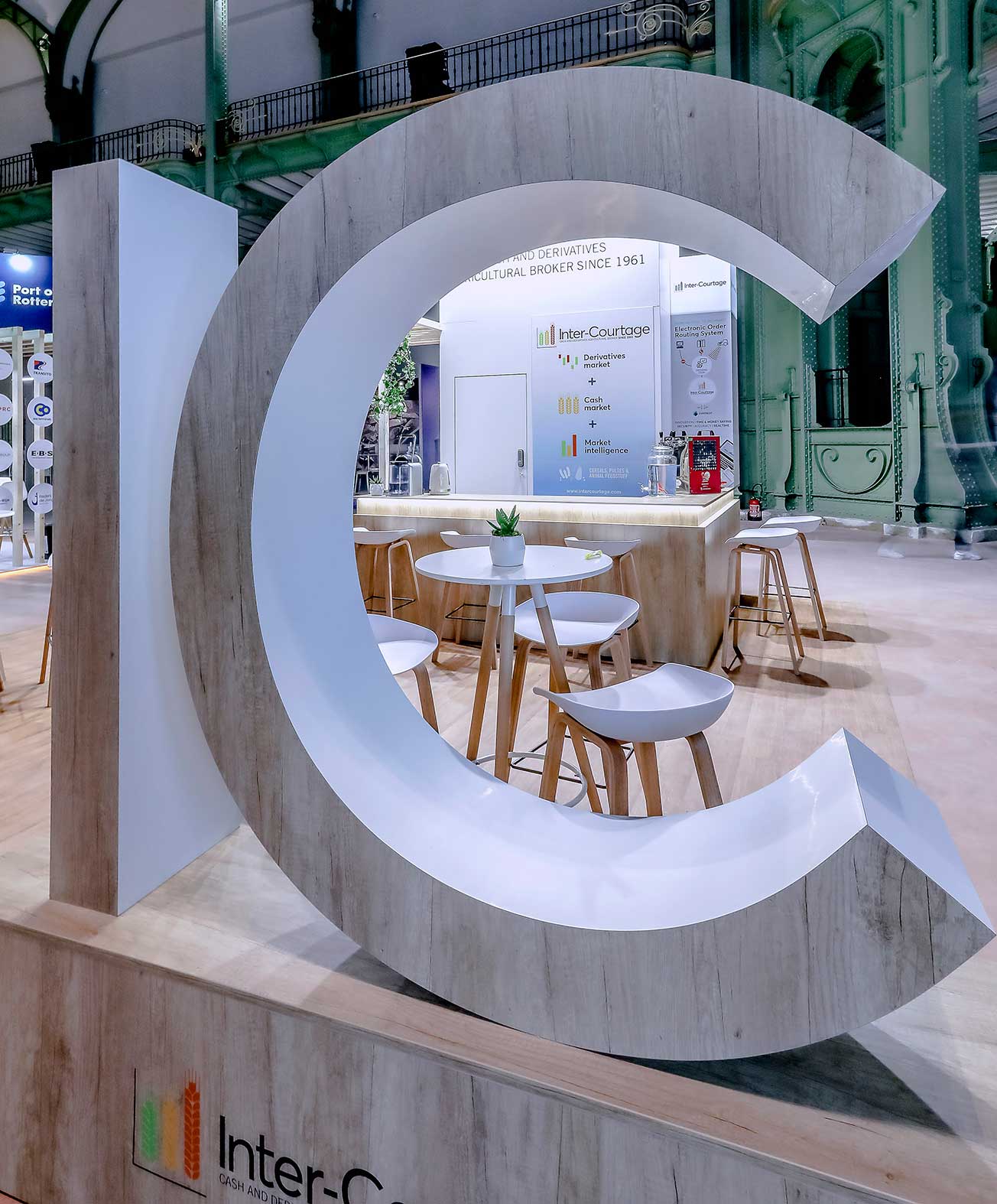 lettre-volume-stand-salon